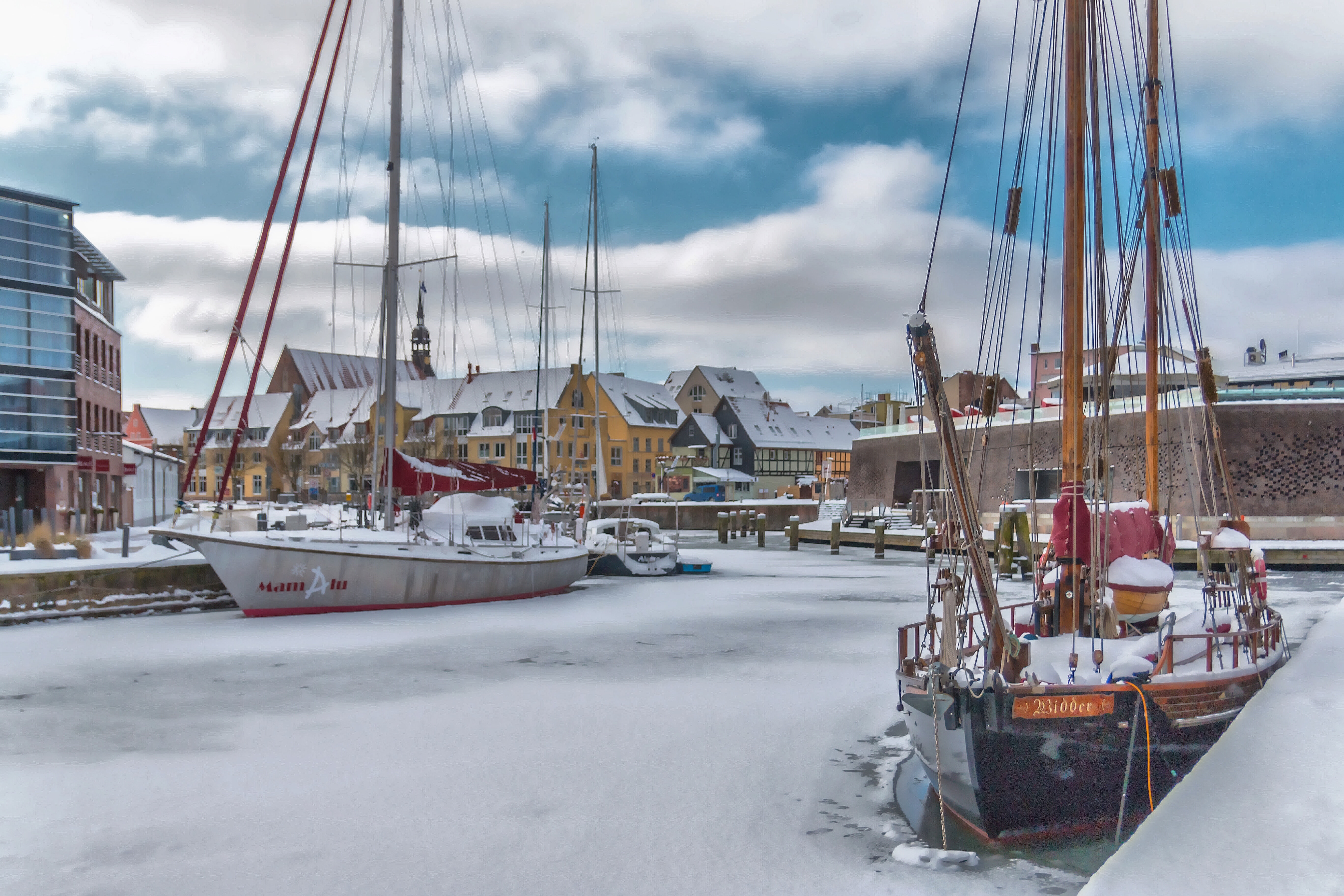 Boat Stoves, Heaters, Cookers & Boilers | Marine Heating Solutions